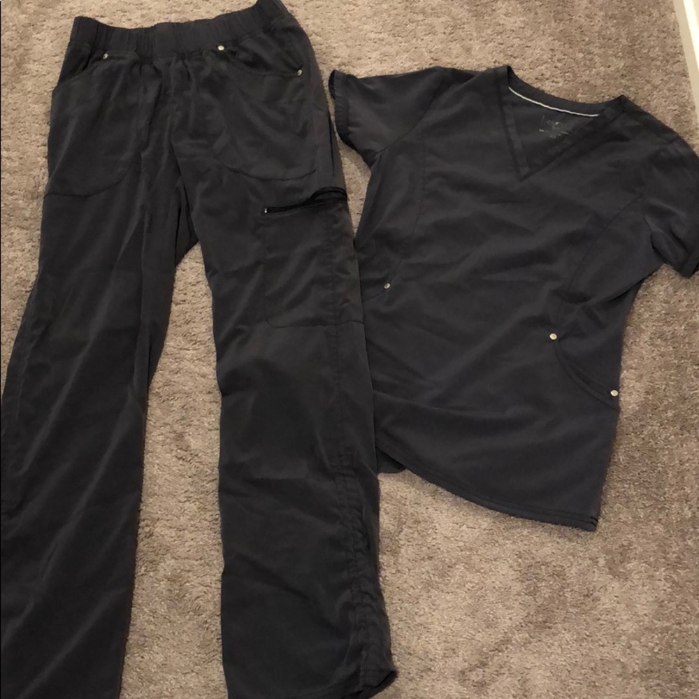 Beyond scrub gray scrub top and bottom